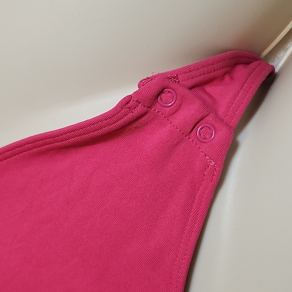 Aritzia Babaton Contour Romamtic Magenta Short Sleeve Square Neck Bodysuit Sz S - Picture 15 of 16